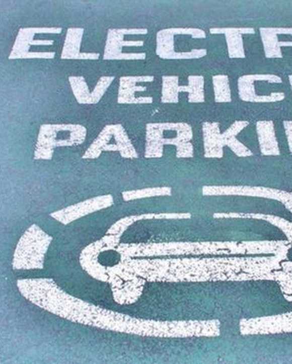 Solar-powered car parks to drive electric vehicle growth
